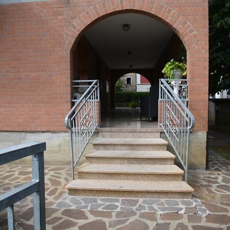 Villa Ferrari Oriella Solignano Nuovo Luaran gambar