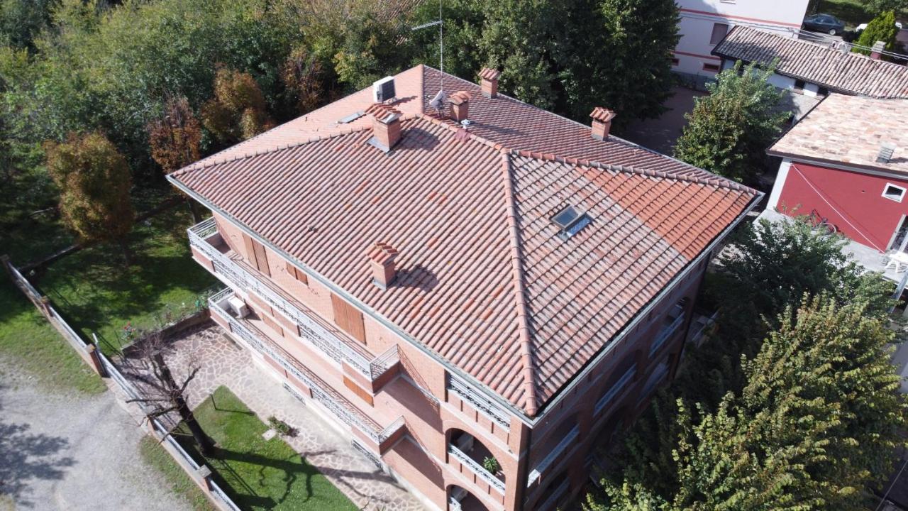 Villa Ferrari Oriella Solignano Nuovo Luaran gambar