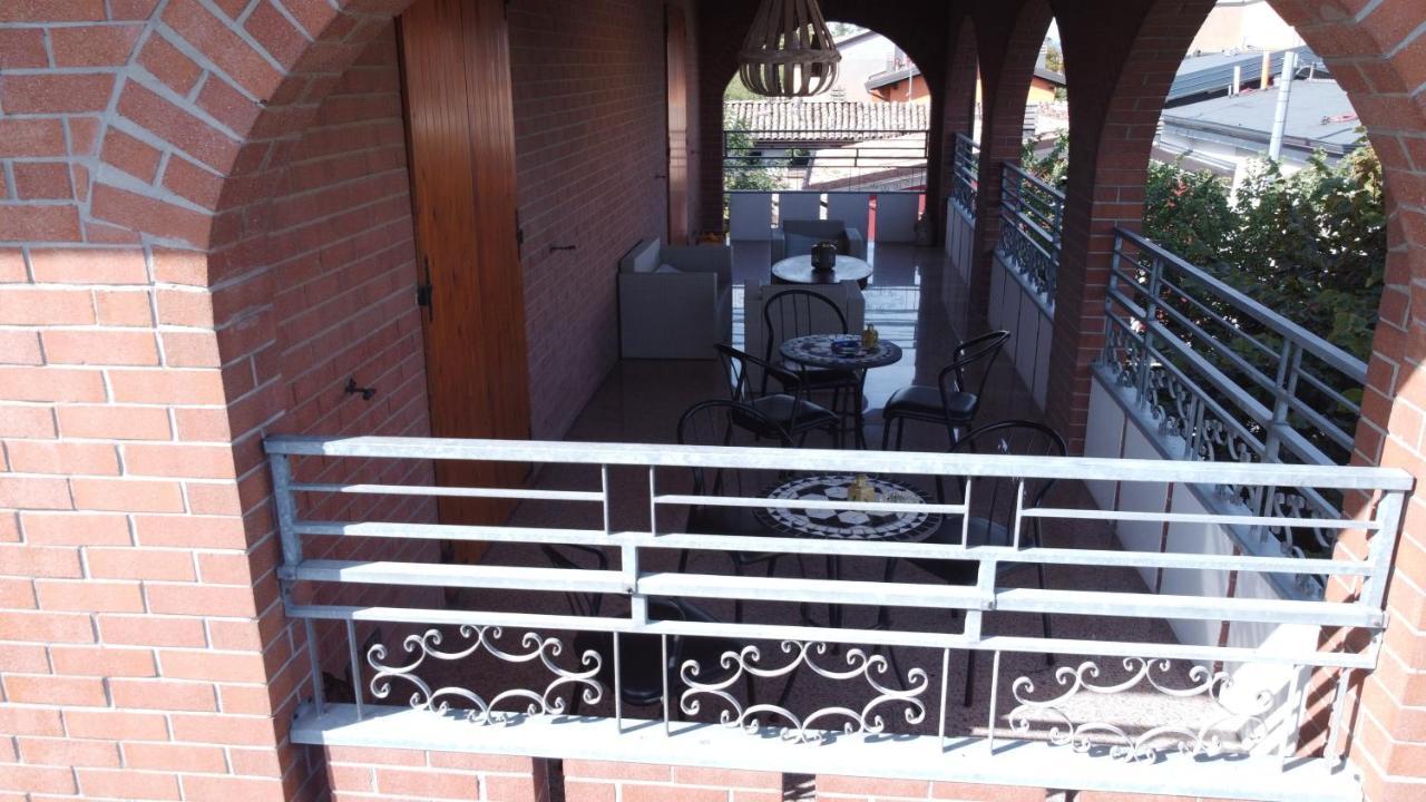 Villa Ferrari Oriella Solignano Nuovo Luaran gambar