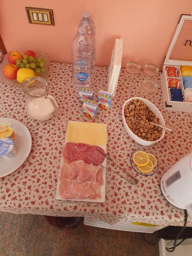 Villa Ferrari Oriella Solignano Nuovo Luaran gambar