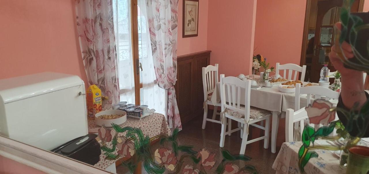 Villa Ferrari Oriella Solignano Nuovo Luaran gambar