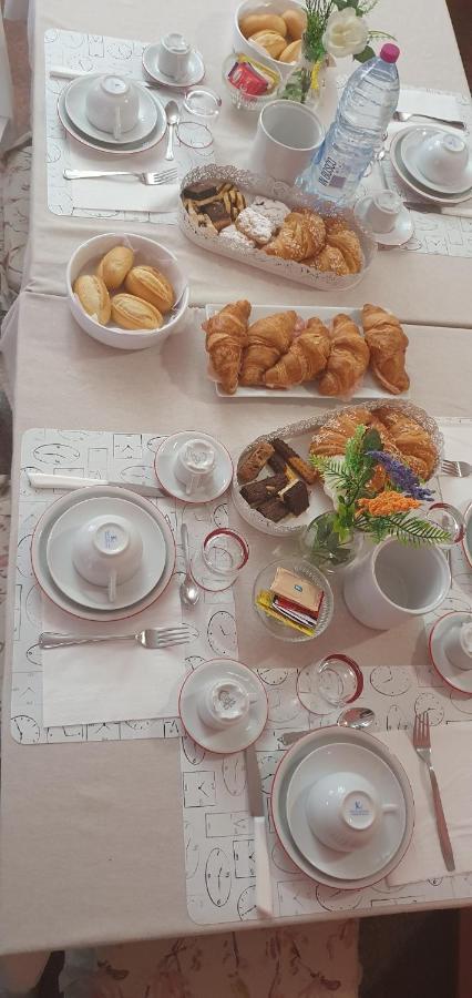 Villa Ferrari Oriella Solignano Nuovo Luaran gambar