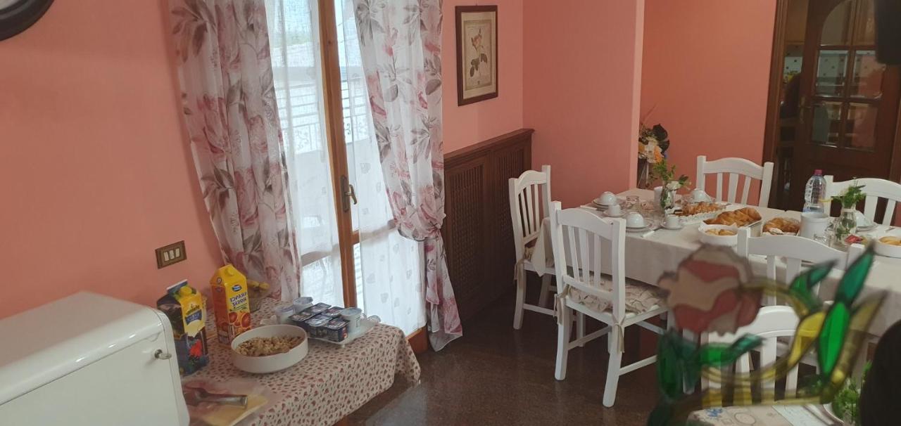 Villa Ferrari Oriella Solignano Nuovo Luaran gambar