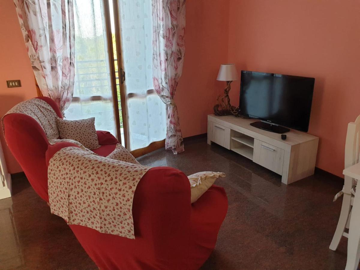 Villa Ferrari Oriella Solignano Nuovo Luaran gambar